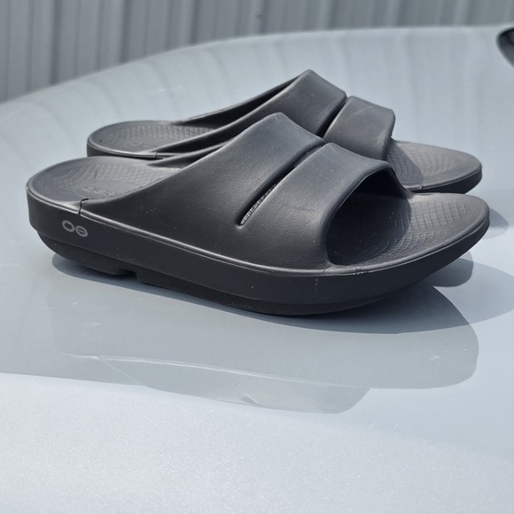 Oofos OOahh Black Open Toe Slip On Slide Sandals Size Men 6 Women 8 - Picture 1 of 7